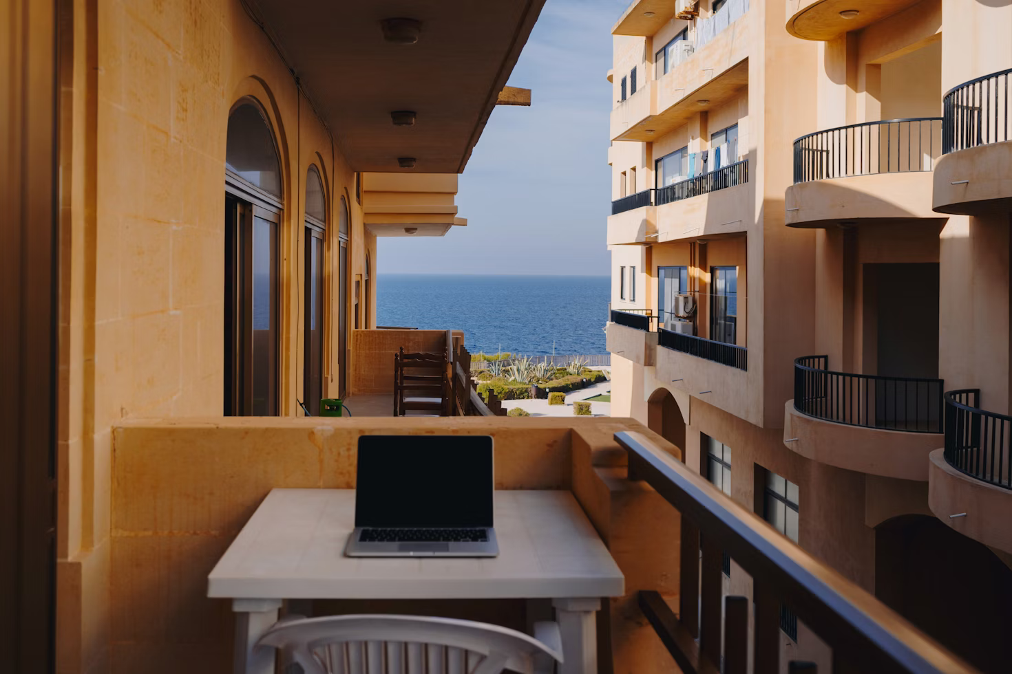 Remote Work on a French Visitor Visa: Rules, Risks, and Reality