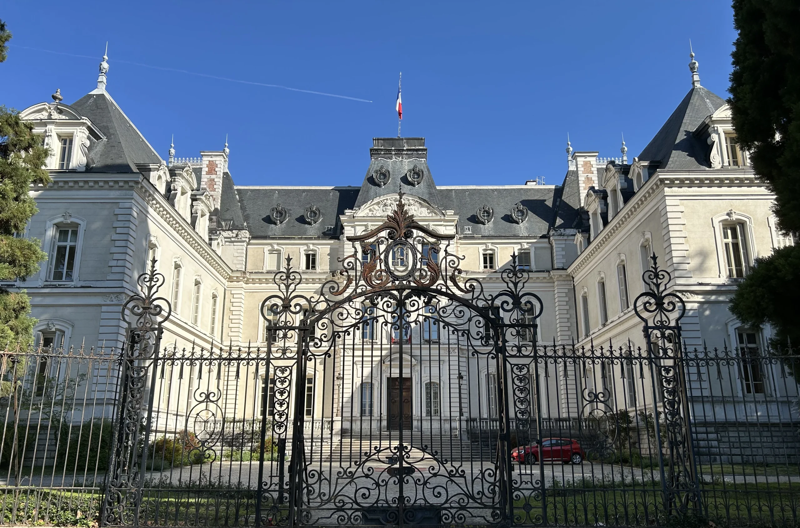 Applying for a Carte de Séjour (Visitor) in France: What It’s Really Like