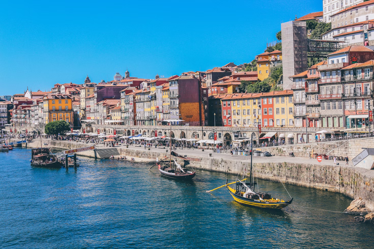 Retiring in France vs Portugal: Which Country is Best?